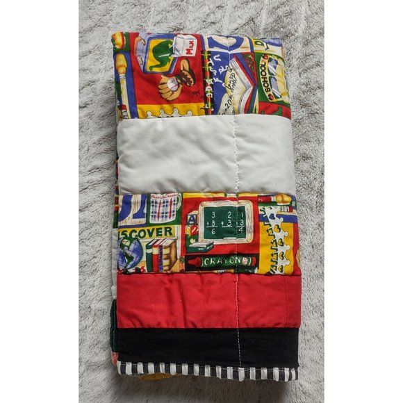 PROJECT LINUS QUILTED CHILDS schoolhouse Quilt Wall Throw - Picture 1 of 8